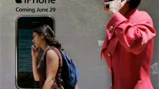 Women Love Them Some iPhone... And It's Not Even Pink